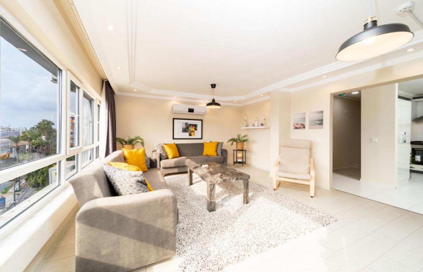 Daire Exquisite Flat With Sea View Near Hadrian Gate *