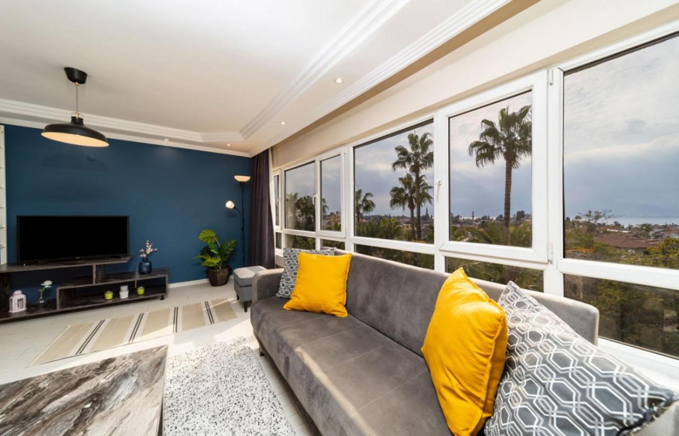 Daire Exquisite Flat With Sea View Near Hadrian Gate *