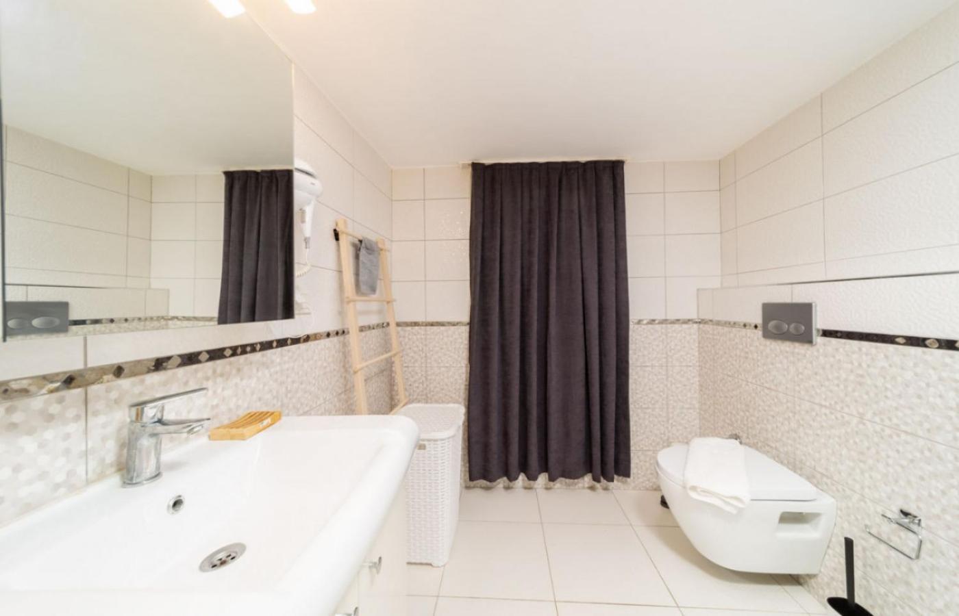 Exquisite Flat With Sea View Near Hadrian Gate Daire *