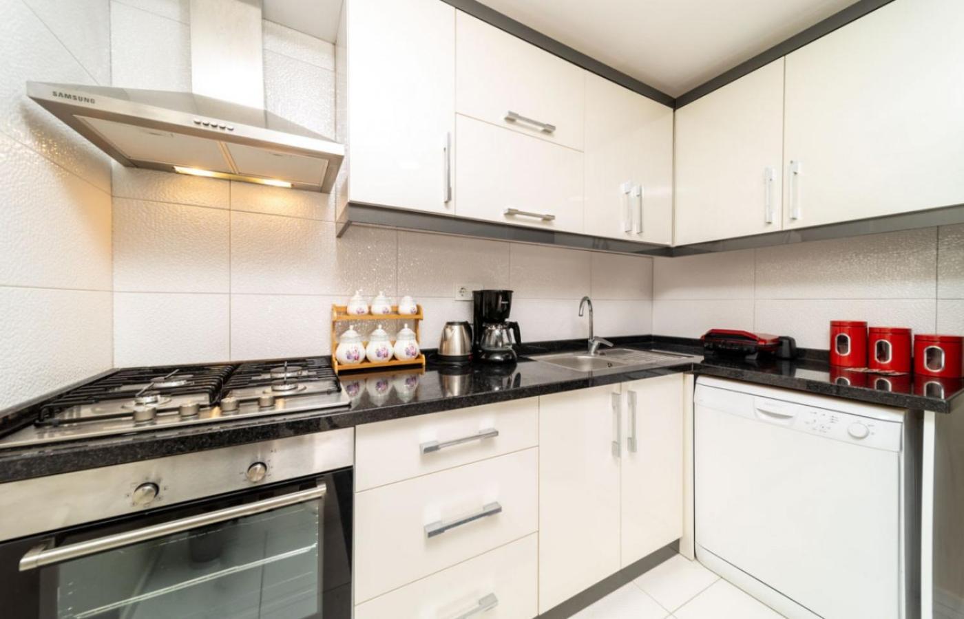 Exquisite Flat With Sea View Near Hadrian Gate Daire Antalya