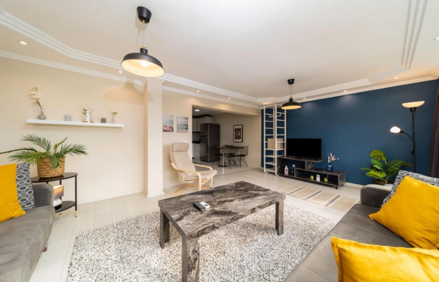 Exquisite Flat With Sea View Near Hadrian Gate Daire Antalya